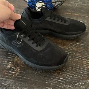 Skechers slip resistant work,or walking shoes,size 8.5 worn a couple times.
